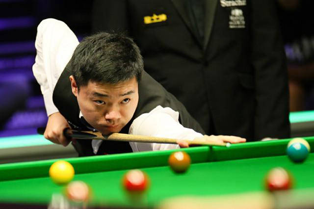 己不懈的努 己不懈的努