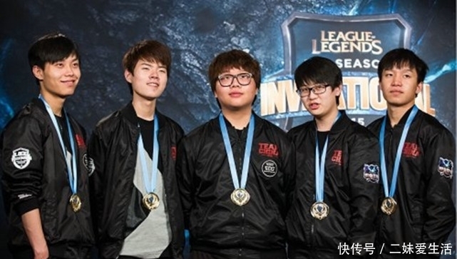 灯下逐渐失 灯下逐渐失